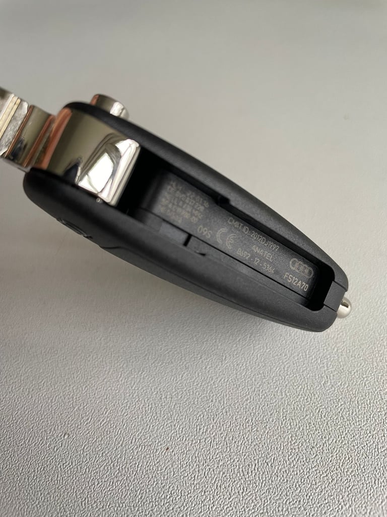 Original Audi 3 button car key. 