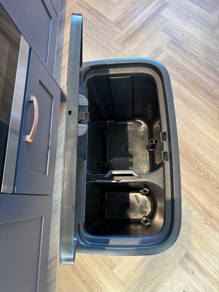 Stylish & Premium Brabantia Bo Touch Bin 11 + 23 Litre White – Excellent Condition