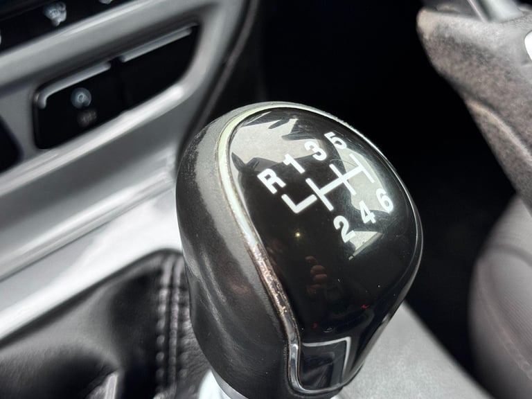 2011 Ford Focus 1.6 TDCi Titanium Euro 5 (s/s) 5dr HATCHBACK Diesel Manual