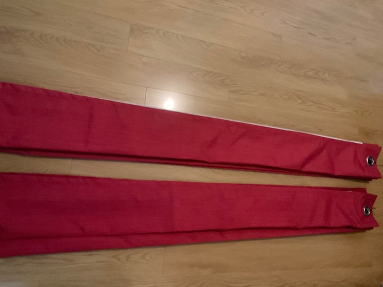 Pair of Eyelet lined Red Curtains 168cm x 183cm 