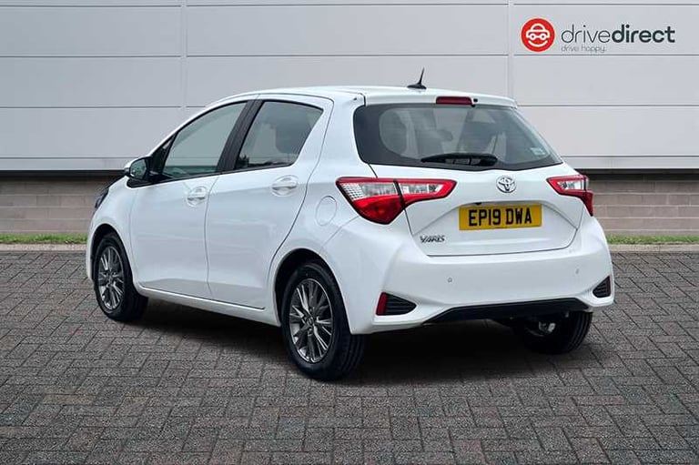 2019 Toyota Yaris 1.5 VVT-i Icon Hatchback 5dr Petrol CVT Euro 6 (111 ps) Hatchback Petrol Automatic