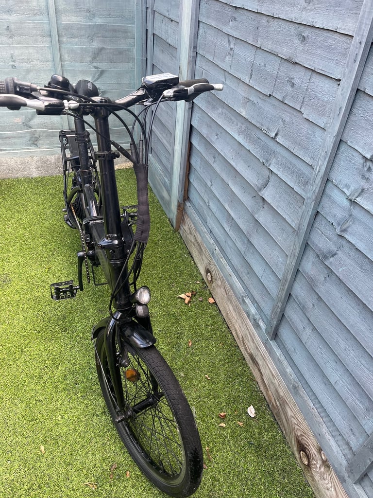 B'Twin Tilt 500E folding electric bike