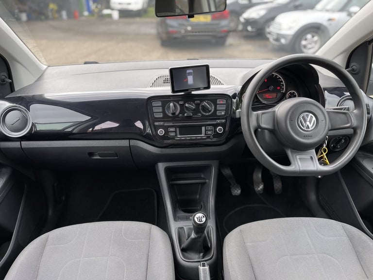 VOLKSWAGEN UP 1.0 Move up! 2016