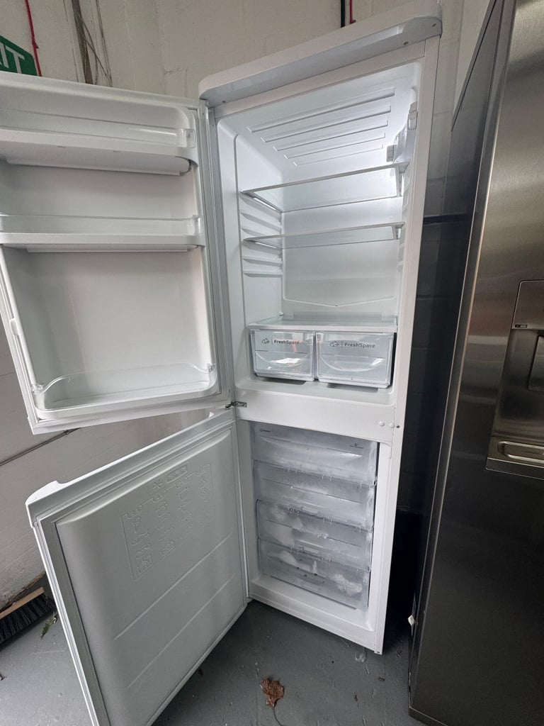 Indesit Freestanding fridge freezer - Free Same Day Delivery