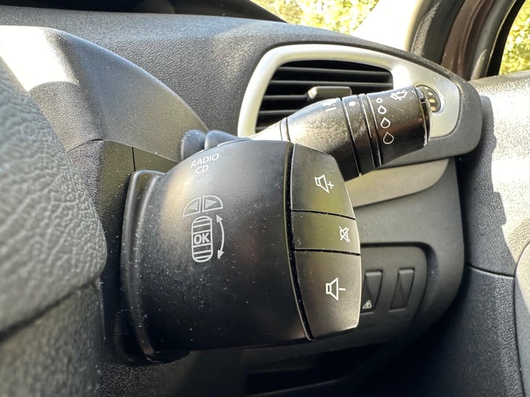 2009 Renault Scenic 2.0 VVT Expression CVT Euro 5 5dr MPV Petrol Automatic