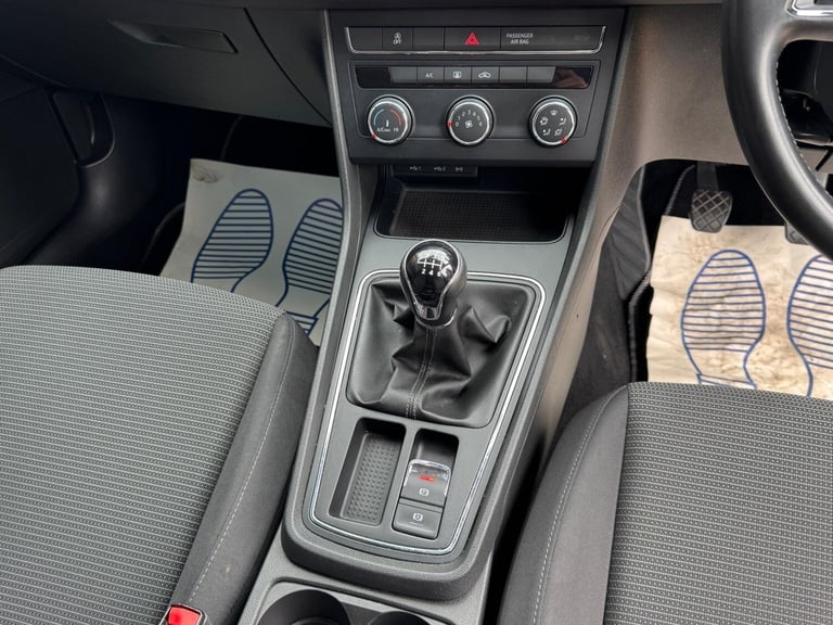 2018 SEAT Leon 1.2 TSI SE Dynamic Technology Euro 6 (s/s) 5dr HATCHBACK Petrol Manual
