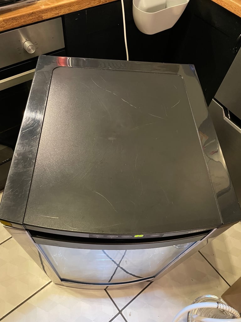 Samsung wine fridge 
