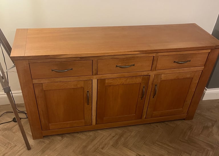 Solid wood sideboard 