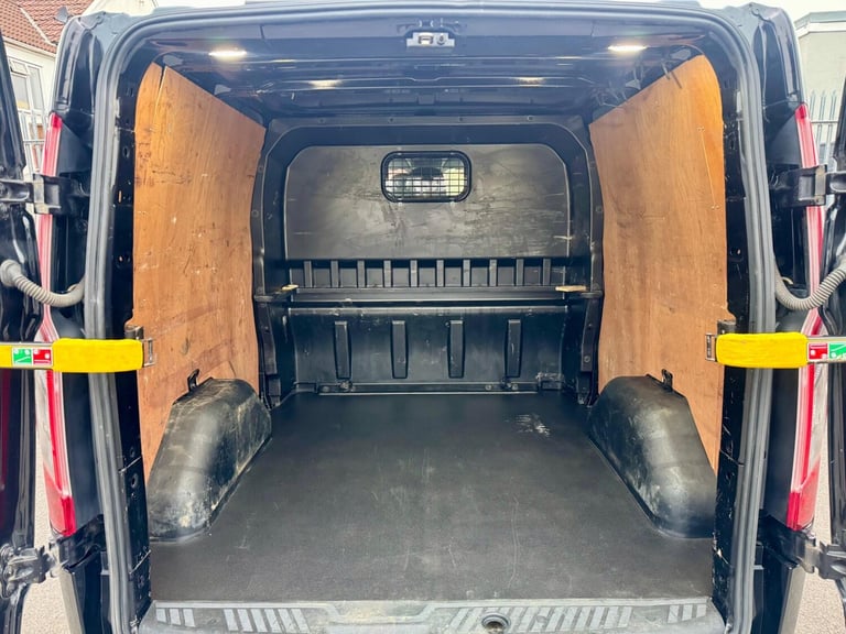 2022 Ford Transit Custom 2.0 EcoBlue 130ps Low Roof D/Cab Limited Van PANEL VAN DIESEL Manual