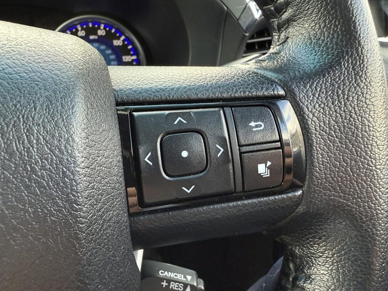 2019 Toyota Hilux 2.4 D-4D Invincible 50 Pickup Double Cab 4dr Diesel Auto 4WD Euro 6 (s/s) ( Pic...