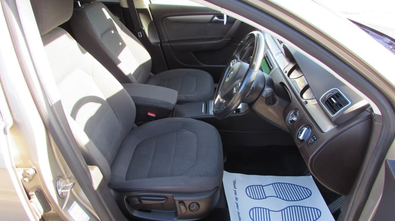 2013 Volkswagen Passat 2.0 TDI Bluemotion Tech SE 4dr DSG SALOON Diesel Automatic