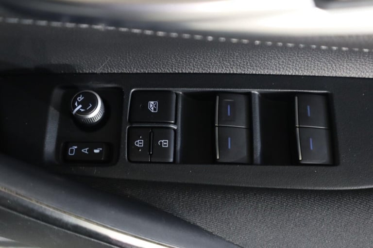 2020 Toyota Corolla 2.0 VVT-h Design Touring Sports CVT Euro 6 (s/s) 5dr Estate PETROL/ELECTRIC A...