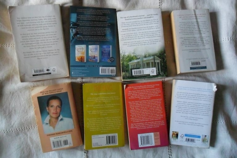 JOB LOT 8 DANIELLE STEEL BOOKS very good condition