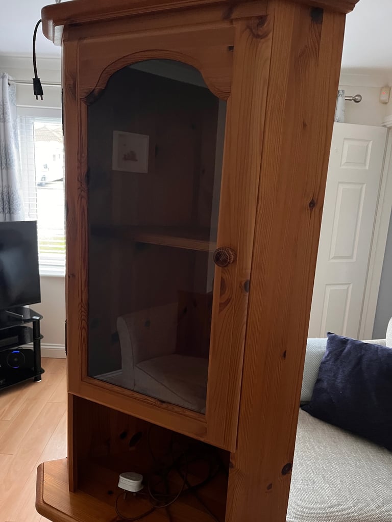 corner display cabinet 