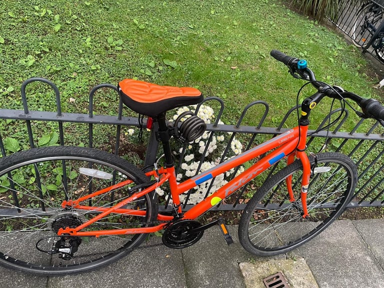 Beautiful adult hybrid Falcon bike in very good condition 