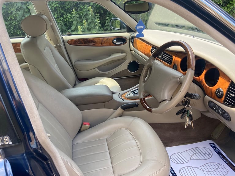 1998 Jaguar V8 XJ SERIES XJ8 4.0 4dr Auto Petrol