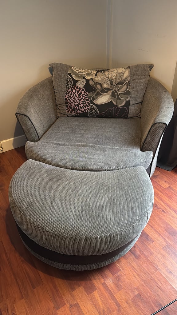 image for Cosy chair **FREE**