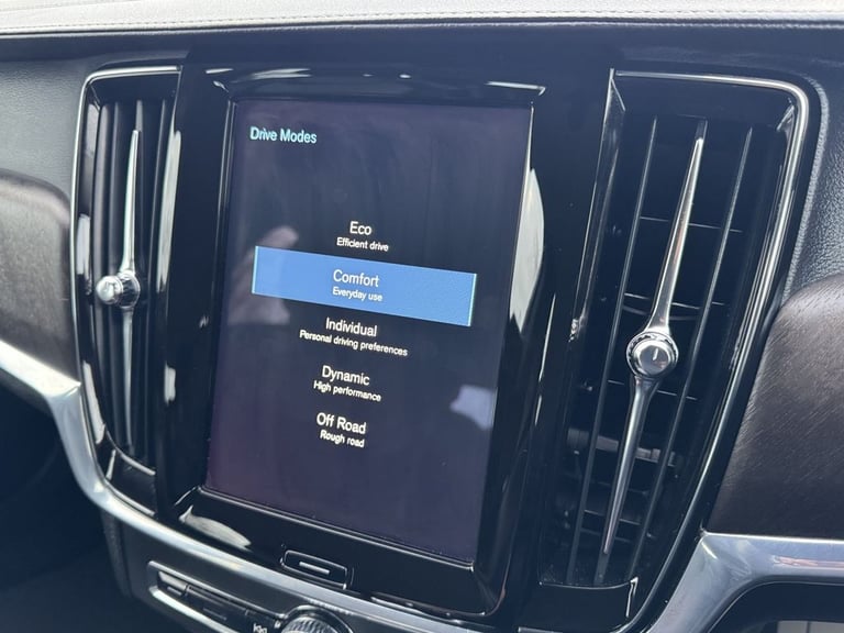 2020 Volvo V90 Cross Country 2.0 D5 Plus Estate 5dr Diesel Auto AWD Euro 6 (s/s) (235 ps) Estate ...