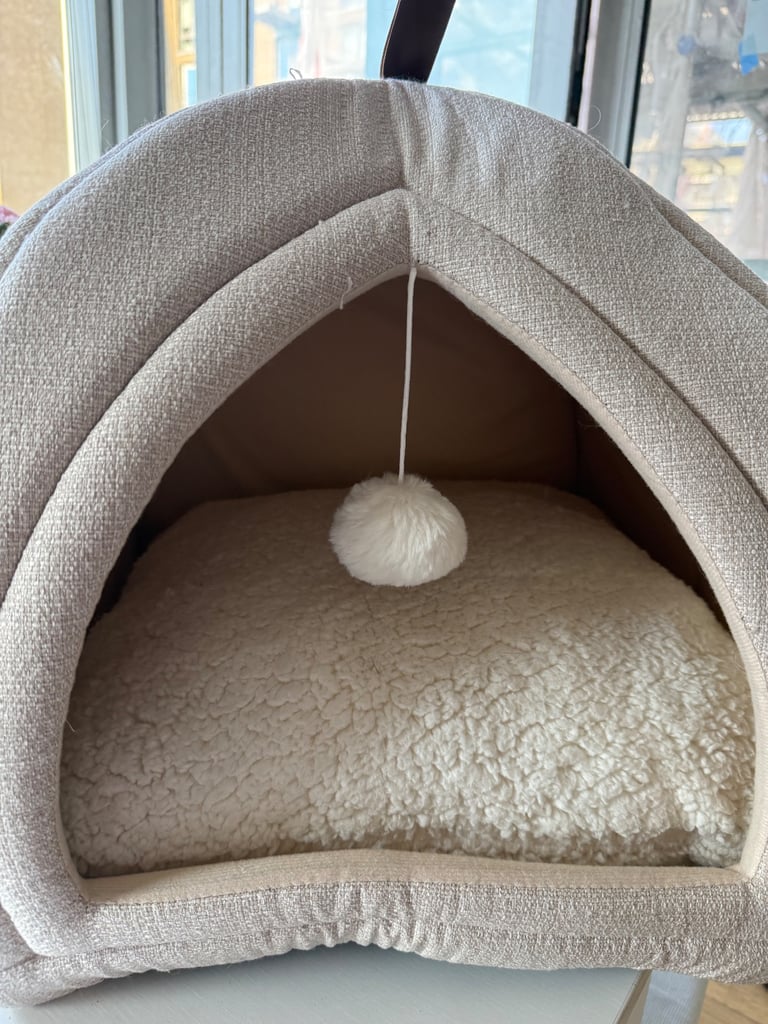 Bedsure cat cave indoor bed 2 in 1