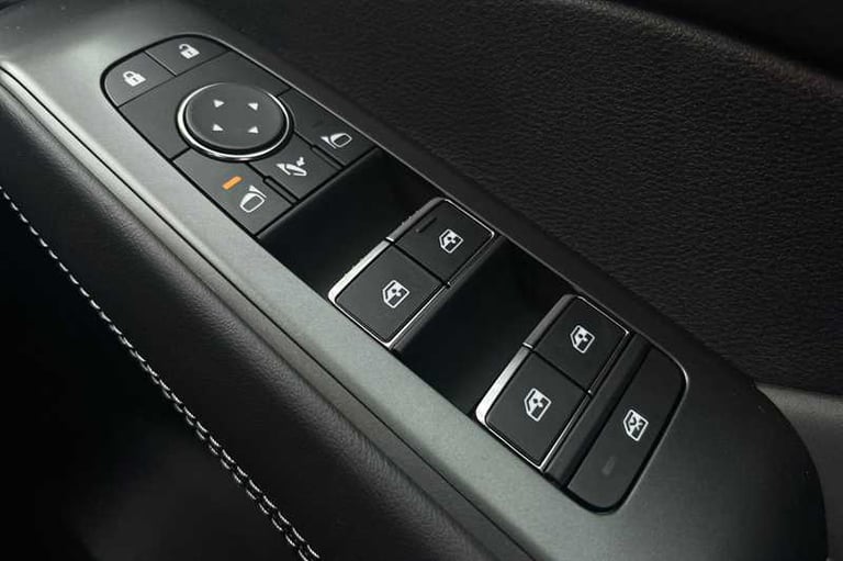 2025 Nissan Qashqai 1.3 DIG-T MH 158 N-CONNECTA 5DR XTRONIC Hatchback Petrol Automatic