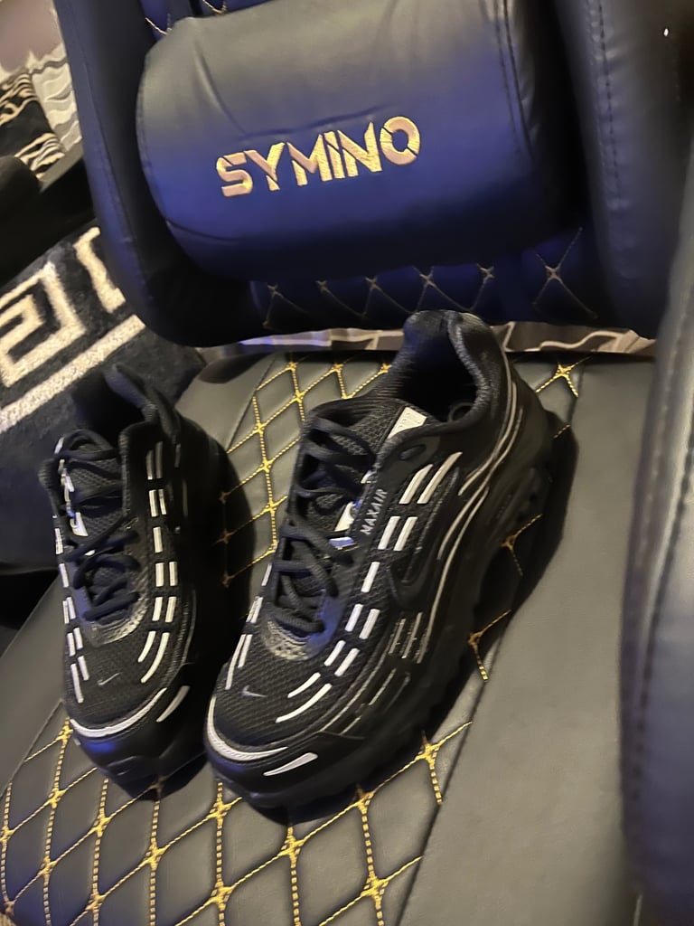 Air max to 2.5 size 10