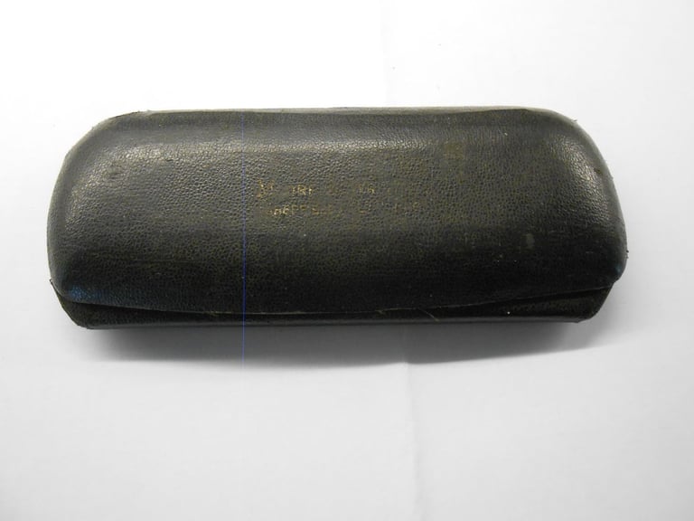 VINTAGE MOORE AND WRIGHT MICROMETER IN CASE.