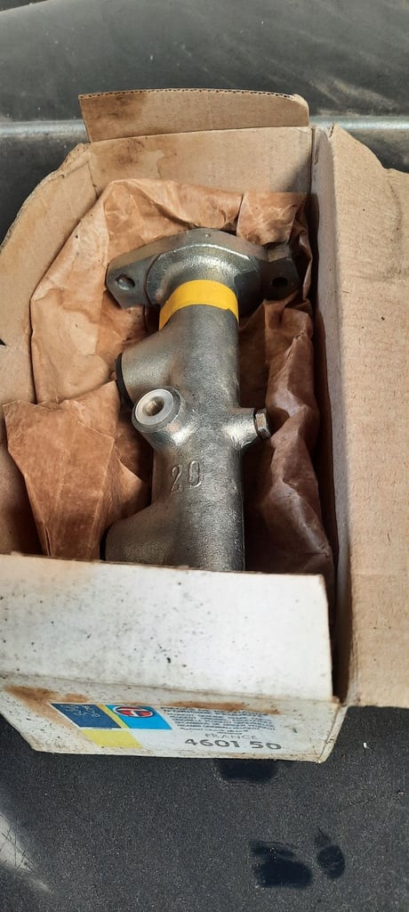 4601 50 Peugeot Brake Master Cylinder