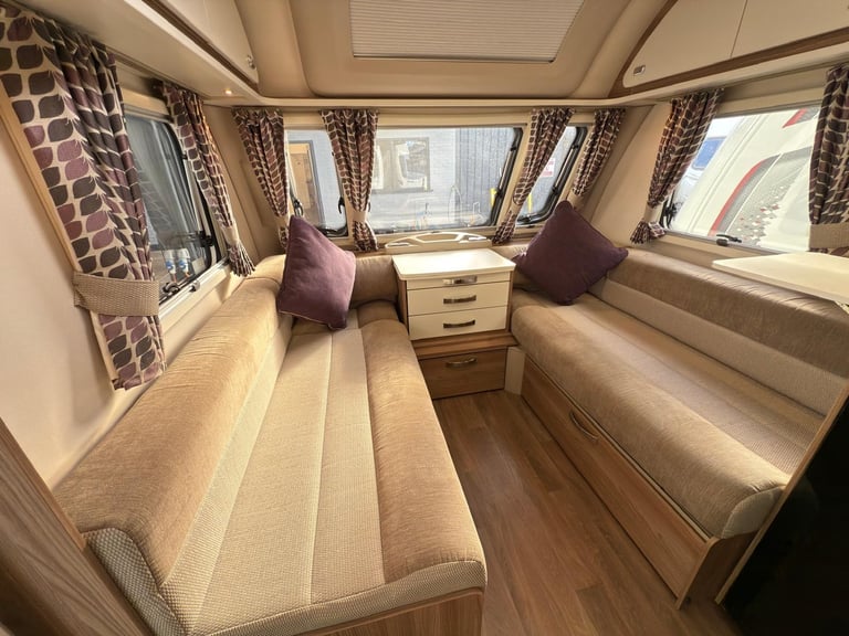 2018 Swift Freestyle EB, 4 berth with rear island bed, centre washroom, 