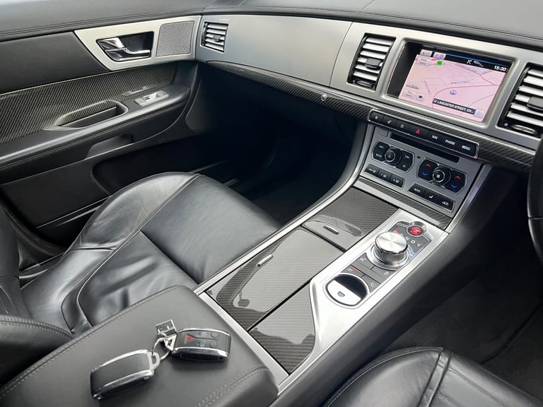 2013 JAGUAR XF PREMIUM 3.0D V6 AUTO 8ZF