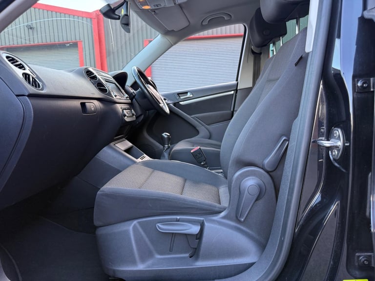 2011 Volkswagen Tiguan 2.0 TDI BlueMotion Tech SE 4WD Euro 5 (s/s) 5dr ESTATE Diesel Manual