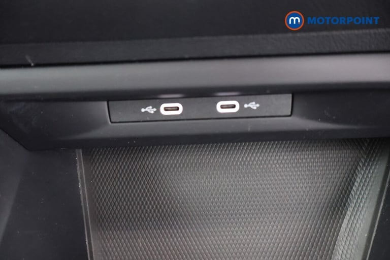 2022 Volkswagen Golf 1.5 TSI Life 5dr Hatchback Petrol Manual