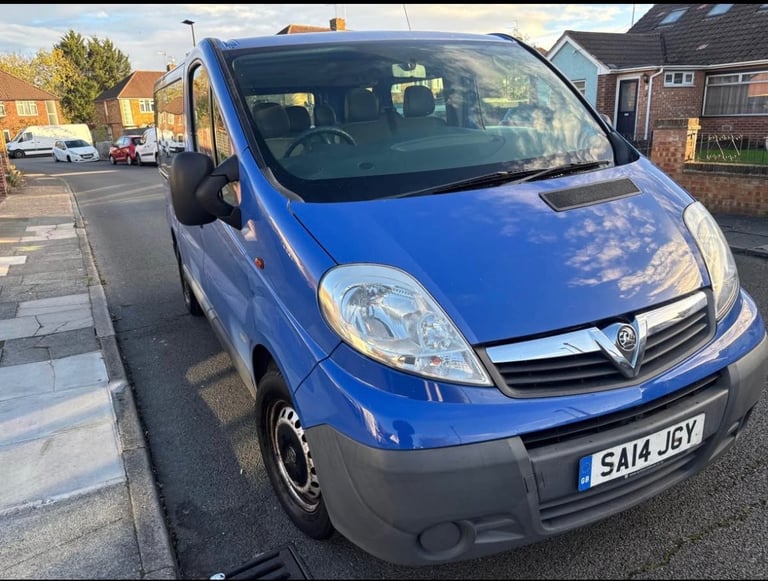 image for Vauxhall, VIVARO, MPV, 2014, Manual, 1995 (cc), 5 doors