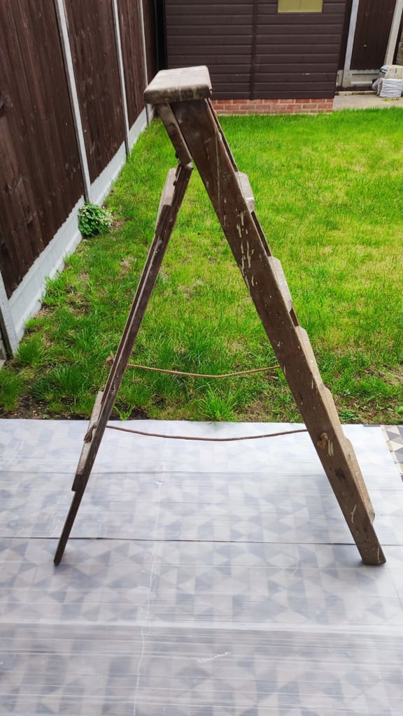 Vintage 5 Tread Wooden Step Ladder 