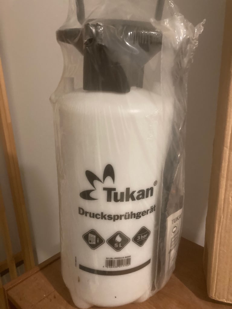 image for Brand new Tukan pressure sprayer 5L adjustable nozzle / RRP £20