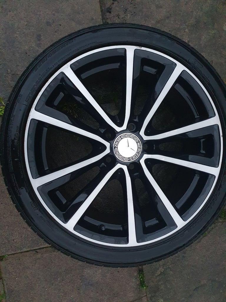 image for 18" MERCEDES B-CLASS single ALLOY WHEEL 7.5jx18, ET52 in very good condition including tyre