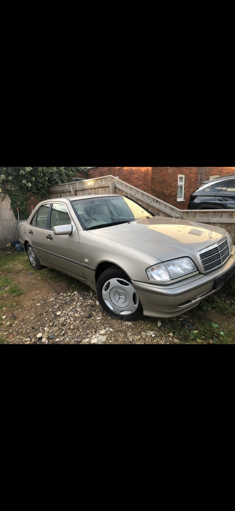 Mercedes C240 T reg Low miles V6 engine 