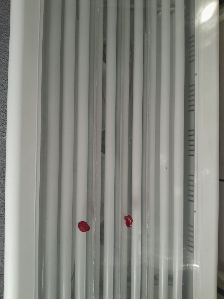 FREE philips sunned. Needs new perspex or use for spairs