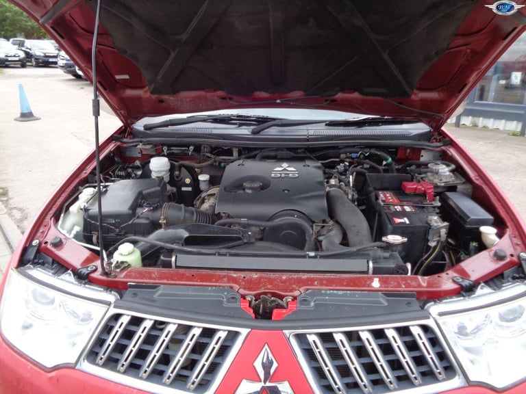 MITSUBISHI L200 2.5 DI-D Trojan Red Manual Diesel 2013