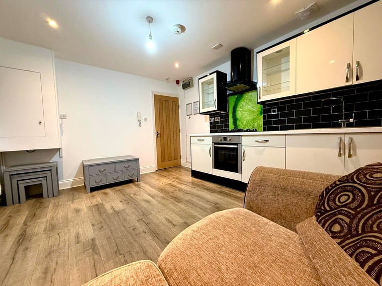 image for 2 bedrooms flat ( CF116AH )