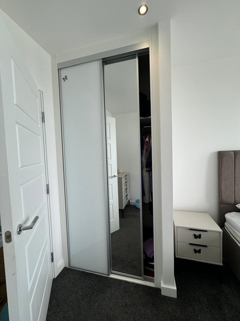 Thames River View, Ensuite Room for Rent, Couple Friendly 