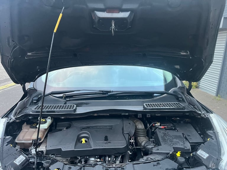 Ford, KUGA, Hatchback, 2015, Manual, 1997 (cc), 5 doors