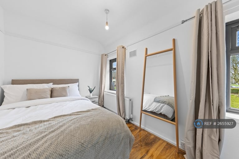 4 bedroom house in New Parks Boulevard, Leicester, LE3 (4 bed) (#2655927)
