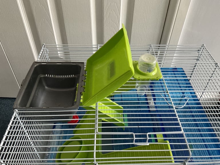 Rosewood hamster cage and accessories 