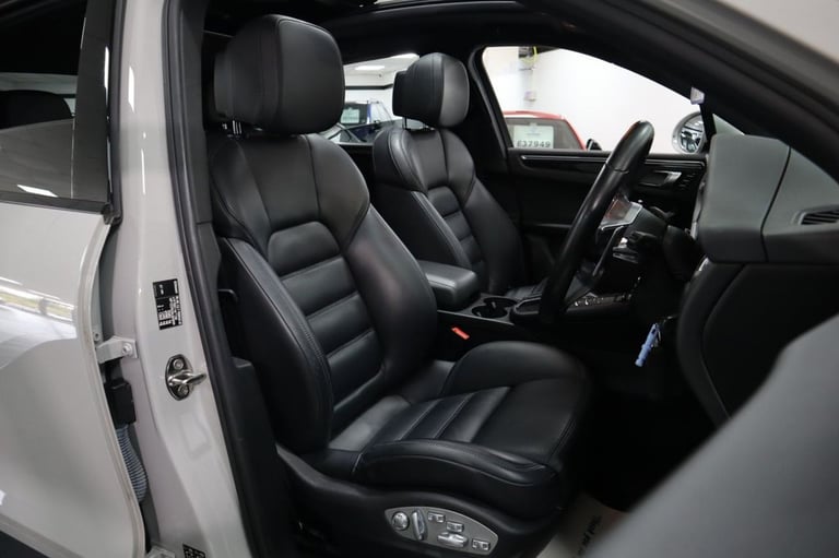 2019 D PORSCHE MACAN 3.0T V6 S SUV 5DR PETROL PDK 4WD EURO 6 (S/S) (354 PS)