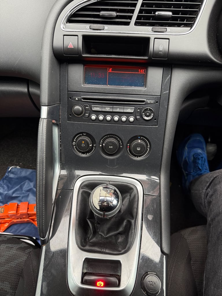 Peugeot, 3008, Hatchback, 2012, Manual, 1598 (cc), 5 doors