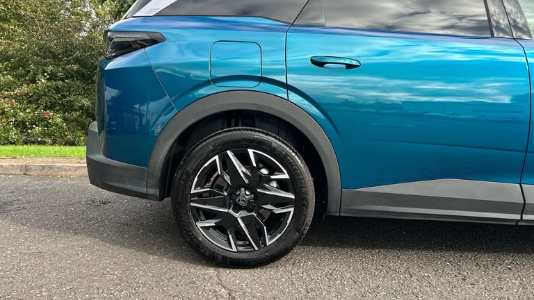 2025 Peugeot 5008 1.2 Hybrid 136 GT 5dr e-DSC6 Petrol Estate Estate Petrol Automatic