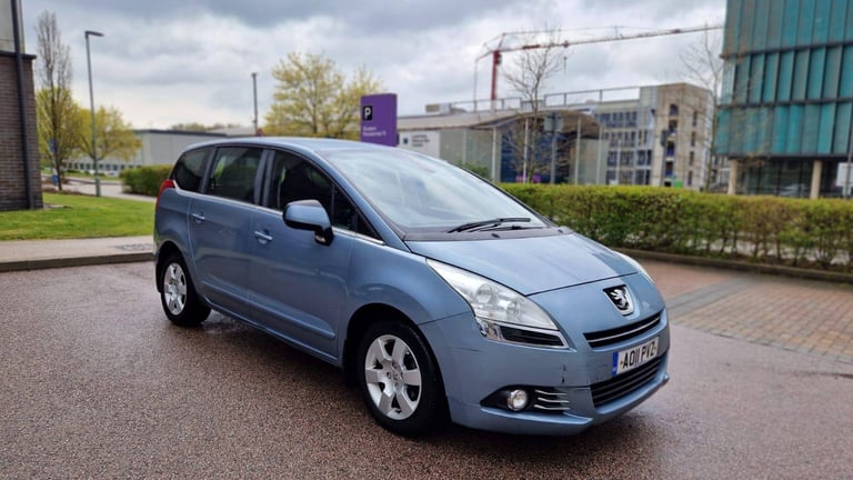 2011 Peugeot 5008