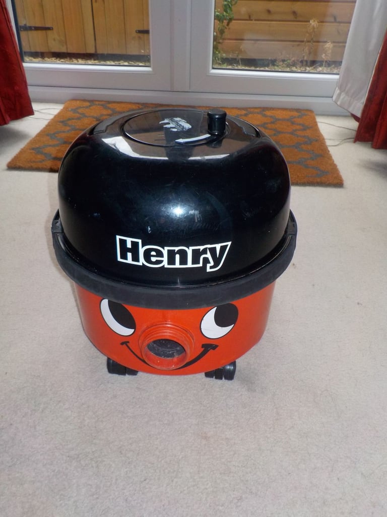 HENRY HOOVER VACUUM CLEANER