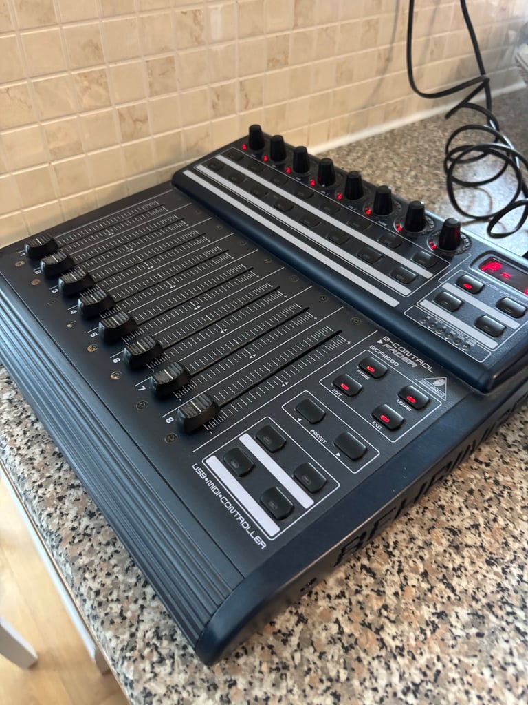 Behringer BCF2000 B-Control USB/MIDI Controller with 8 Motorized Faders