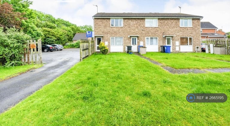 1 bedroom flat in Brookside Close, Old Stratford, Milton Keynes, MK19 (1 bed) (#2665195)